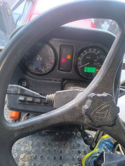 Traktor Belarus s čelním nakladačem - 4