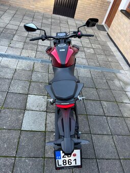 Honda CB125R - 4