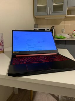 Acer Nitro 16GB DDR4 15,6 120Hz ips Core i5 8300H 512GB SSD - 4