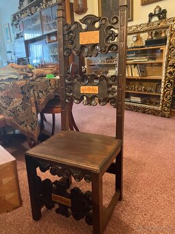 Starozitny psací stůl s zidli. - 4