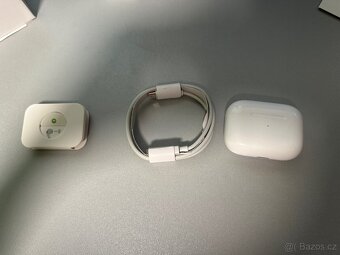 Apple AirPods 2 Pro - 4