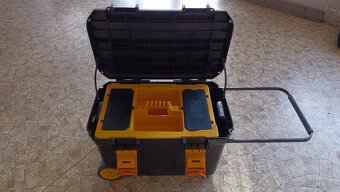 Bedna na nářadí DeWalt s kolečky - 4