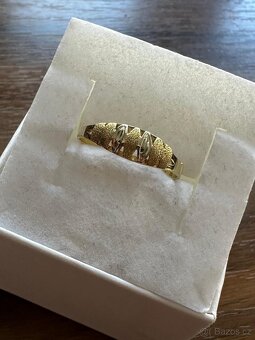 Zlatý dámský prsten - 4