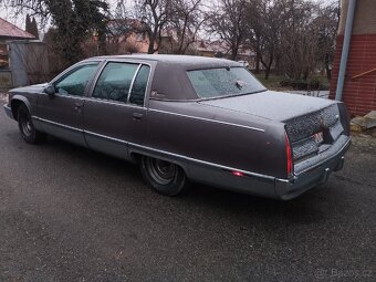 Cadillac Fleetwood Brougham sleva - 4