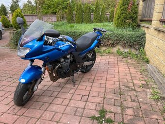 Kawasaki ZR-7S - 4