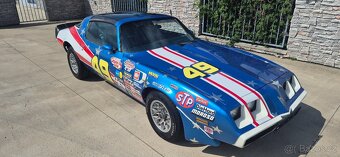 Pontiac Firebird Trans Am V8 Turbo. - 4