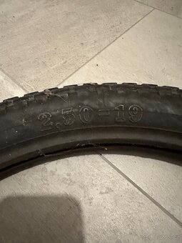 Pneu Barum 2.50 r19 - 4