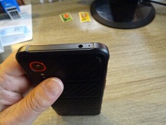 Samsung XCover7 128GB Black. Super stav - 4