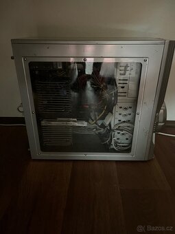 herní pc s monitorem - 4