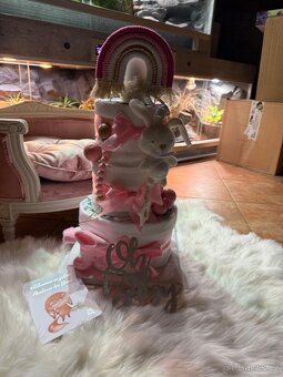 LUXUSNÍ PATROVÝ DORT Z DĚTSKÝCH PLEN+HRAČKA - 4