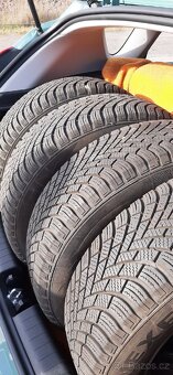 Pneu s plechovymi disky - 4