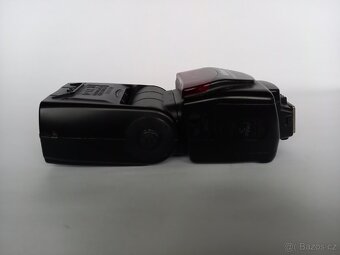 Nikon blesk SB-700 - 4