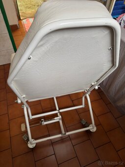 Kosmetické polohovatelné křeslo - 4