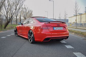 Audi RS5 V8 quattro - 4