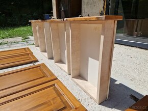 Kuchyně: masivní dřevěná dvířka - 4