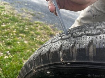 Prodám pneumatiky 4 kusy Bridgestone 185 R14 C - 4