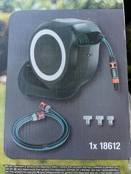 Nástěnný box RollUp M Gardena s hadicí 20m - 4