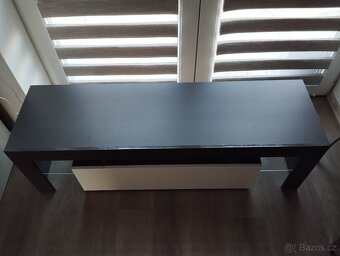 Skříňka pod TV - 4