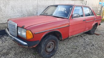 Mercedes w 123 , piano - 4