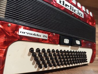 Akordeon (harmonika, heligonka) Delicia Arnaldo, 80 basů - 4