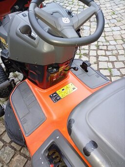 Husqvarna zahradní traktor - 4