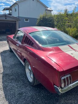 Ford Mustang FastBack - 4