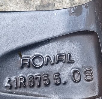Prodám sadu 4 ALU kol + zimní pneu. - 4