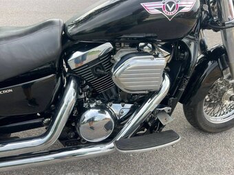 Kawasaki VN 1500 Classic Fi - 4