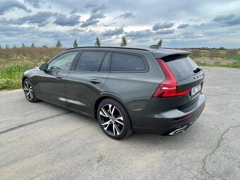 Volvo V60 R-Design 2021 - 4