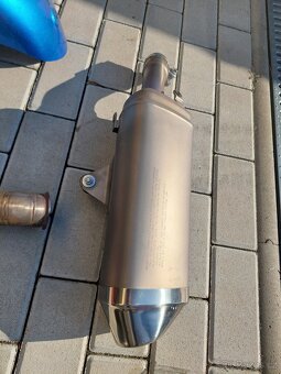 SUZUKI GSXR 750 a Duke 890r - 4