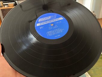 Yma Sumac — Miracles. LP - 4