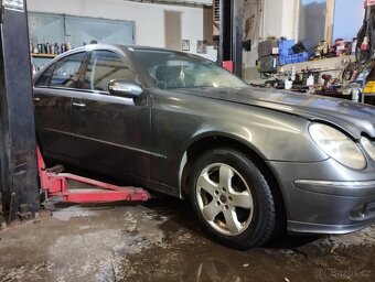 Mercedes W211 E200 CDI - díly - 4