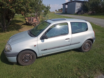 Prodám Renault Clio 1.4, 55 kW, r. 2000, bez STK - 4
