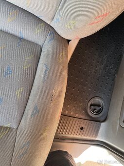 Přední sedačka VW T5 - 4