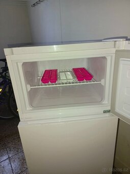 Prodám lednici s mrazákem značky Beko. - 4