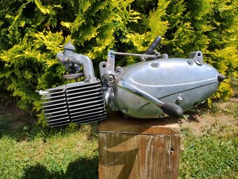Prodám náhradní motor na jawa pionýr 05, plně funkční - 4