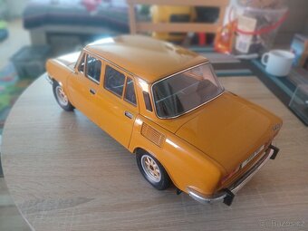 Skoda 100L 1:8 deagostini - 4
