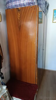 Dvě staré skříně z 60. let - 4