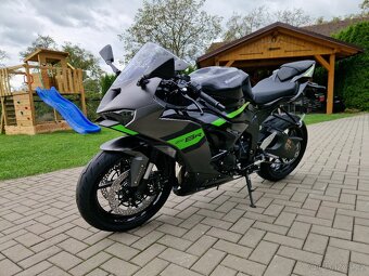 Kawasaki Ninja ZX-6R Černá model 2026 - Nový Motocykl - 4