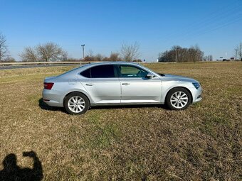 Superb 3, najeto 156 000 km DPH, top stav TDI. - 4
