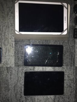 Prodám starou sbírku telefonů - 4
