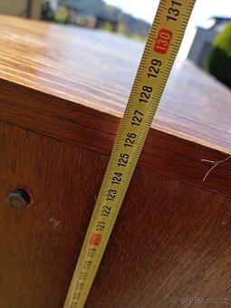 Knihovna/ regál/ úložné prostory - 4