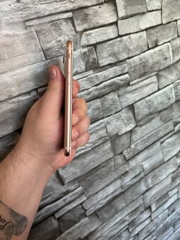 iPhone 8 - 4