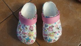 Nazouváky - glosy- Crocs a Coqui - 4