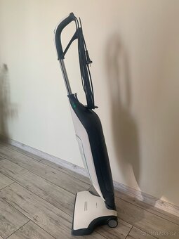 Vysavač Vorwerk VK200 s elektrickým kartáčem EB400 - 4