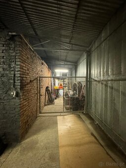 Přenecháme Sklad o výměře 220m2 - 4