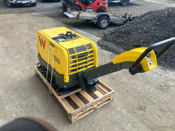 REVERZNÍ VIBRAČNÍ DESKA WACKER NEUSON DPU90 - 4