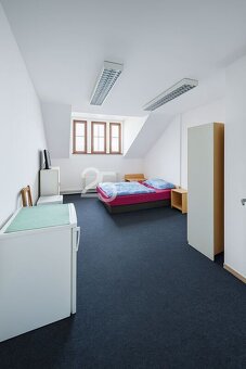 Prodej prostorného bytu o dispozici 3+1, Komenské náměstí, M - 4