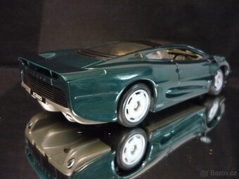 Jaguar XJ220 zelený Maisto 1/18 - 4