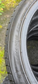Pneu 245/40/18 M S - 4